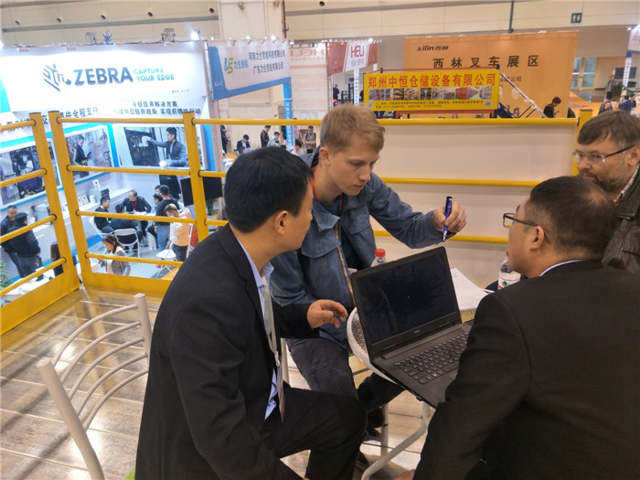 國(guó)外客戶了解鼎諾倉(cāng)儲(chǔ)設(shè)備產(chǎn)品